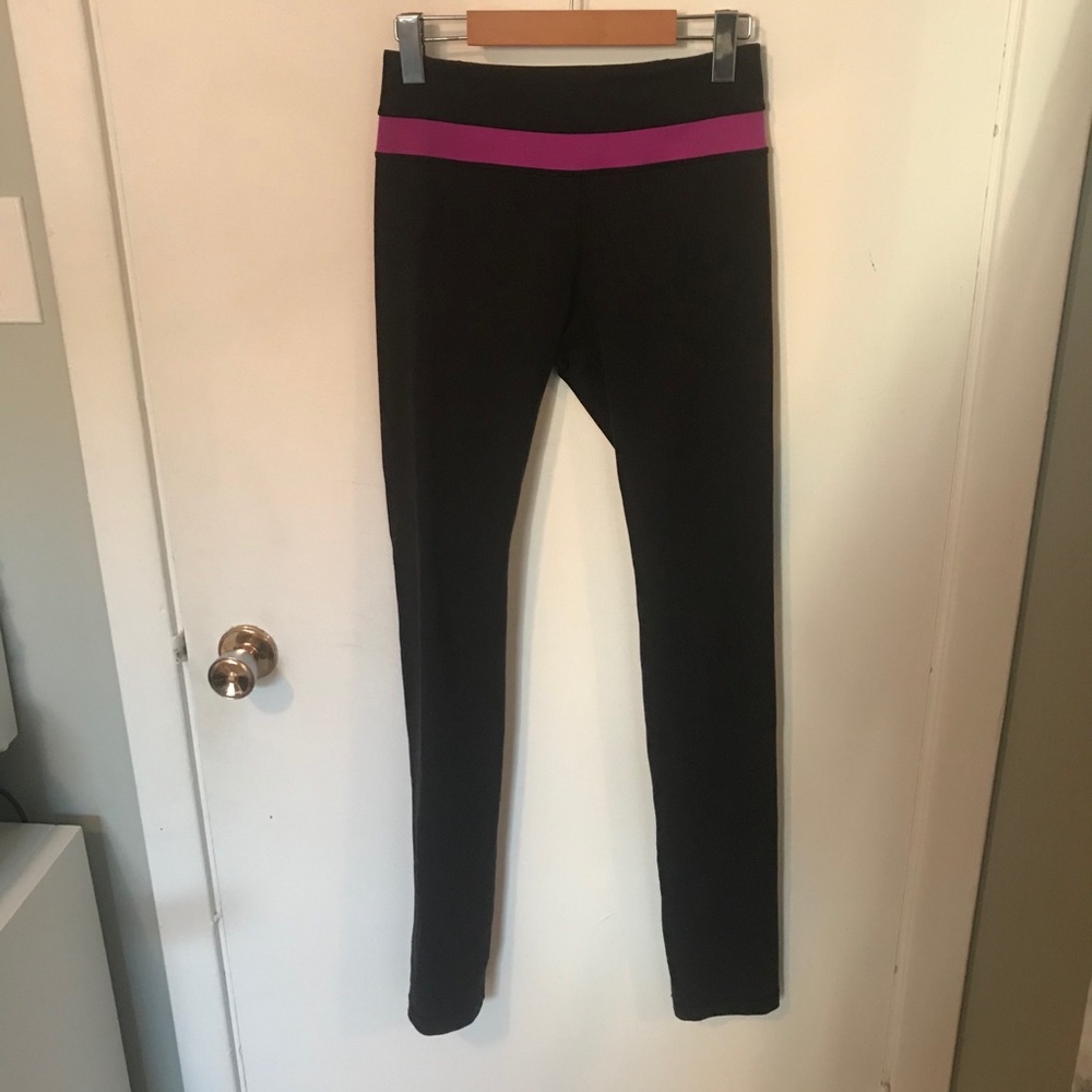 Lululemon black skinny Groove pants size 4
